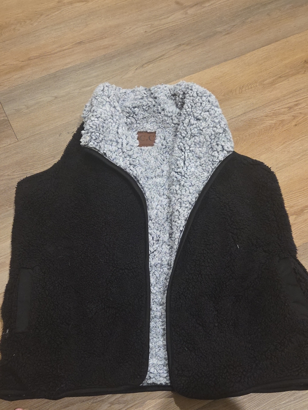 Cozy Reversible Sherpa Vest — Black with Grey Interior